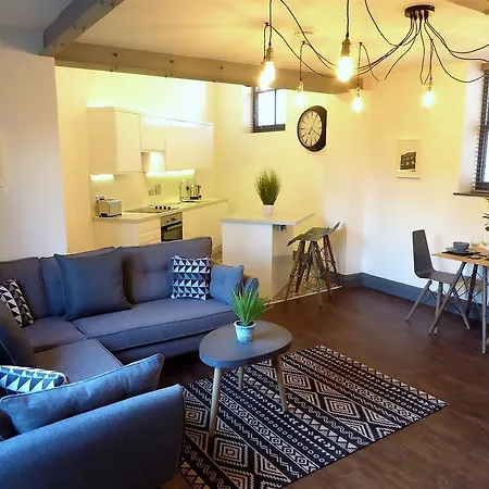 Stables At The Coach House * Leeds (West Yorkshire)